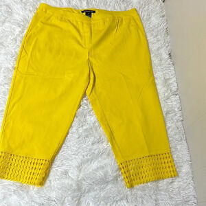 NWOT Zac & Rachel Bright Yellow Capris with Crochet Trim on Bottom